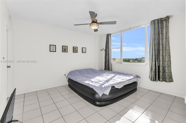 4001 Hillcrest Dr 812, Hollywood, FL 33021