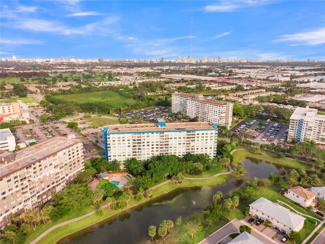 4001 Hillcrest Dr 812, Hollywood, FL 33021