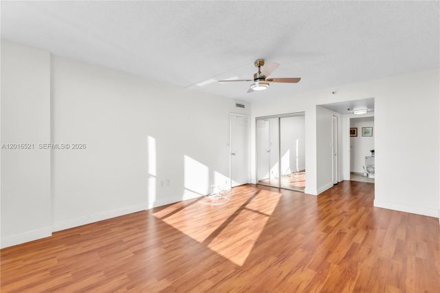 4001 Hillcrest Dr 812, Hollywood, FL 33021