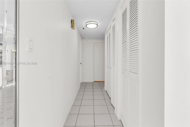 4001 Hillcrest Dr 812, Hollywood, FL 33021