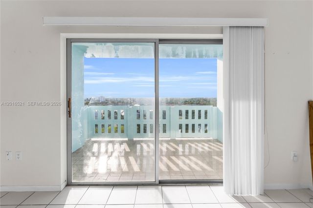 4001 Hillcrest Dr 812, Hollywood, FL 33021