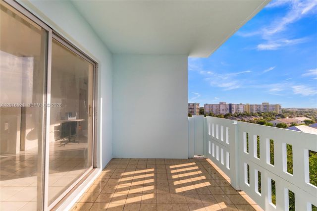 4001 Hillcrest Dr 812, Hollywood, FL 33021