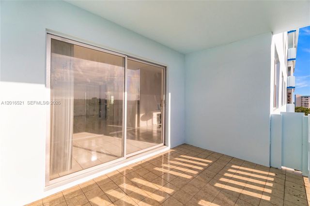 4001 Hillcrest Dr 812, Hollywood, FL 33021