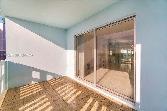 4001 Hillcrest Dr 812, Hollywood, FL 33021