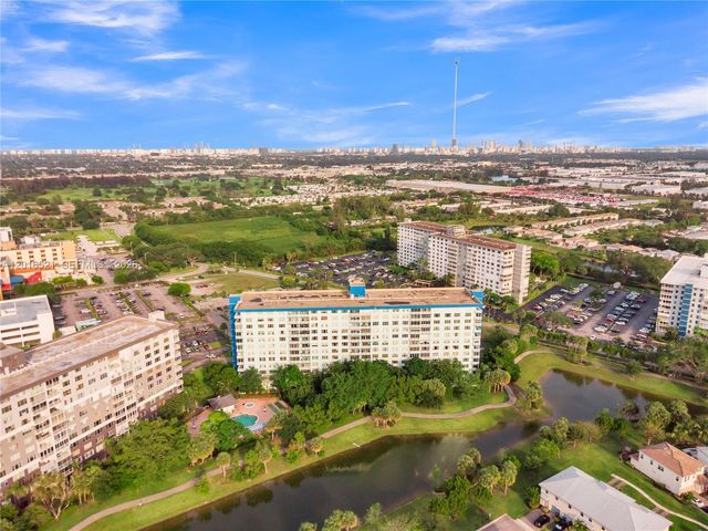 4001 Hillcrest Dr 812, Hollywood, FL 33021