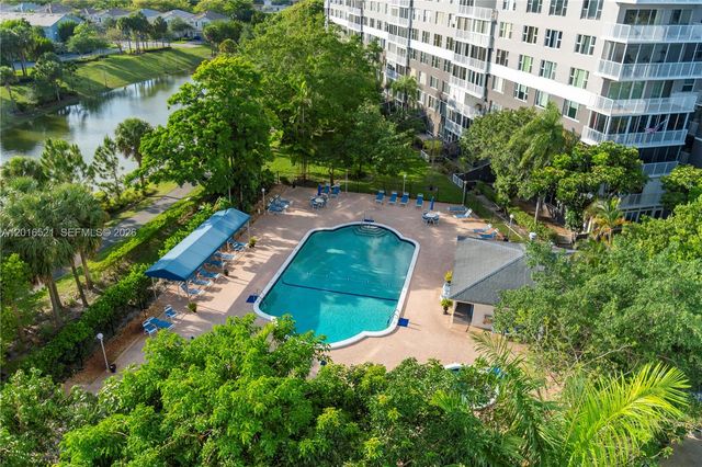 4001 Hillcrest Dr 812, Hollywood, FL 33021