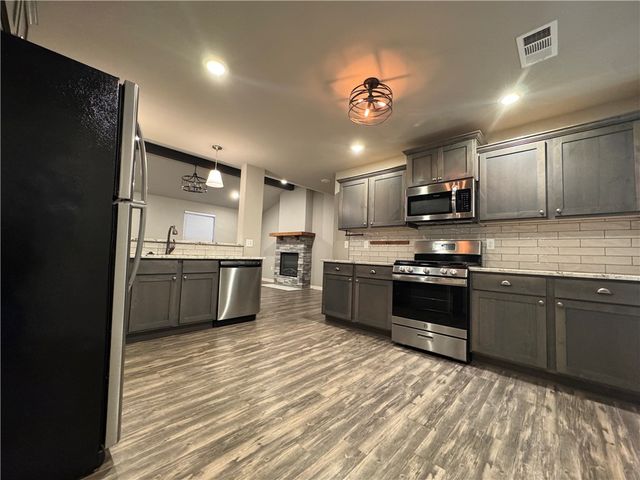 1707 S K Place, Rogers, AR 72756