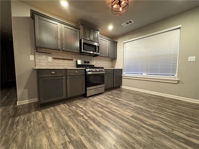 1707 S K Place, Rogers, AR 72756