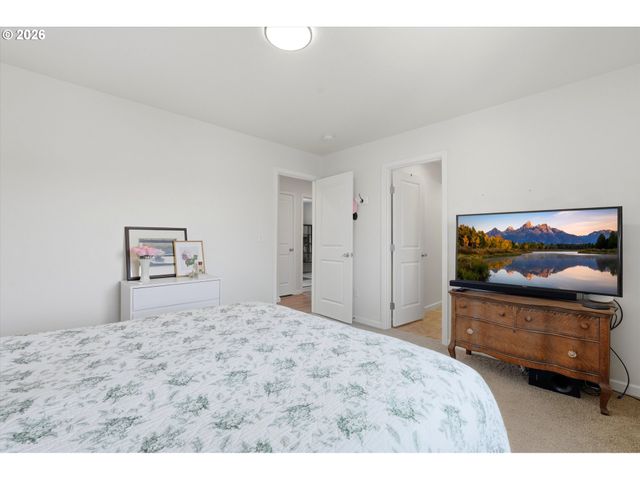 2097 Nw WOODLAND Dr, Mc Minnville, OR 97128