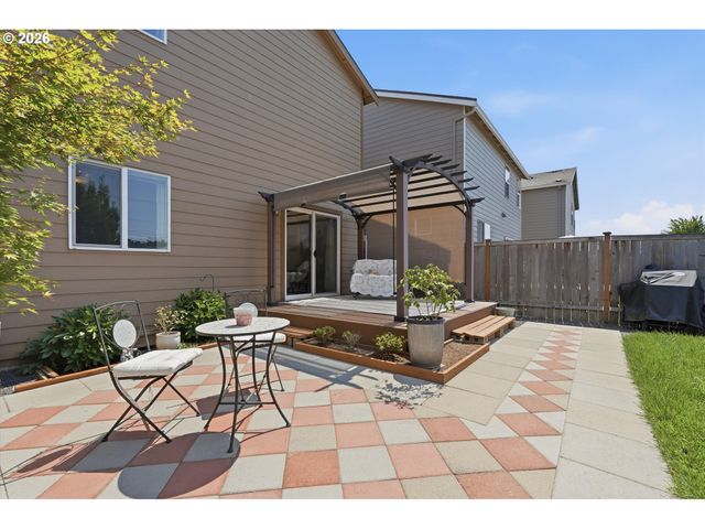 2097 Nw WOODLAND Dr, Mc Minnville, OR 97128