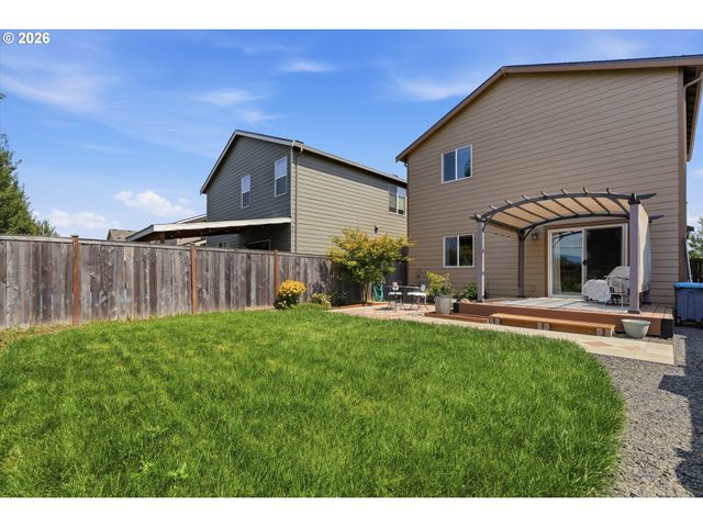 2097 Nw WOODLAND Dr, Mc Minnville, OR 97128