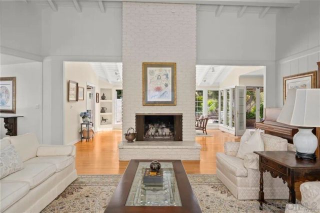 8361 Calle Del Cielo, La Jolla, CA 92037