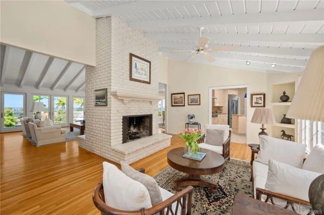 8361 Calle Del Cielo, La Jolla, CA 92037