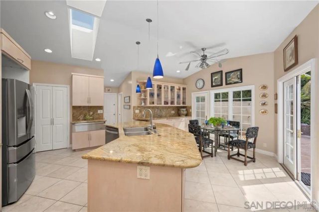 8361 Calle Del Cielo, La Jolla, CA 92037