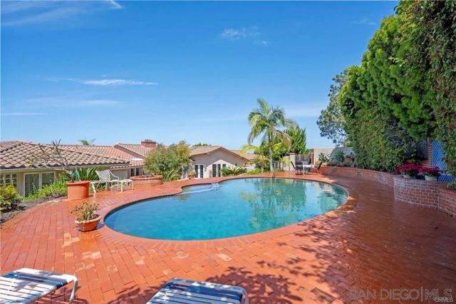 8361 Calle Del Cielo, La Jolla, CA 92037