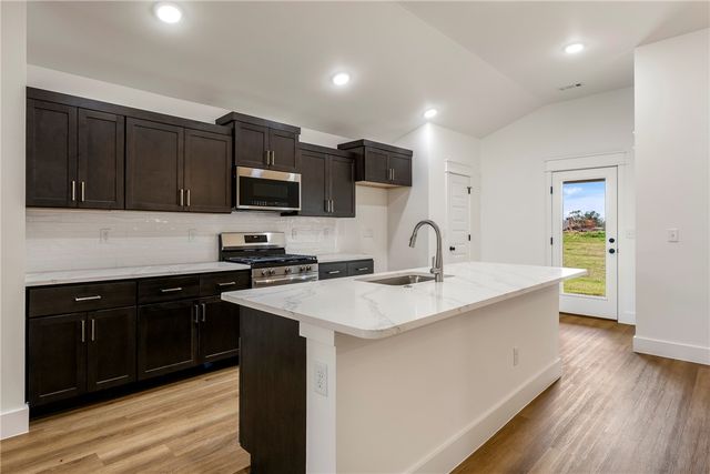 1719 Farmer Street, Pea Ridge, AR 72751