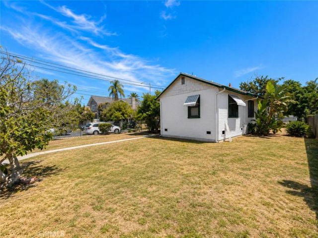 103 S Ardmore, Los Angeles, CA 90004