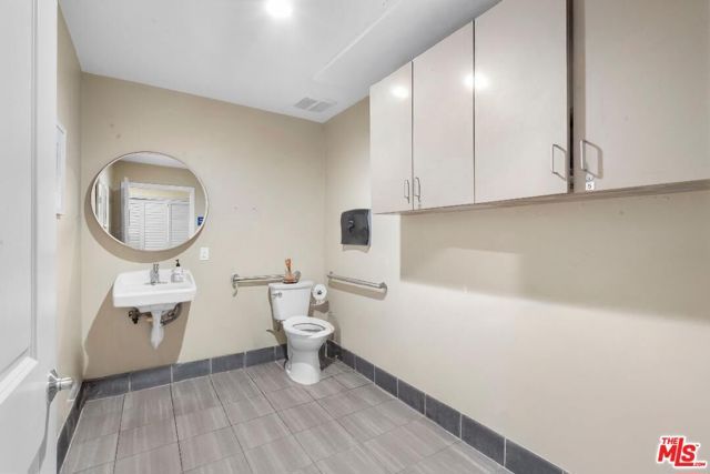 1611 6th Avenue, Los Angeles, CA 90019