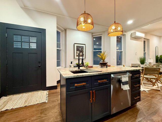 4220 Williamson Place, Cincinnati, OH 45223