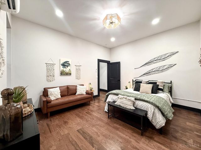 4220 Williamson Place, Cincinnati, OH 45223