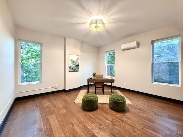 4220 Williamson Place, Cincinnati, OH 45223
