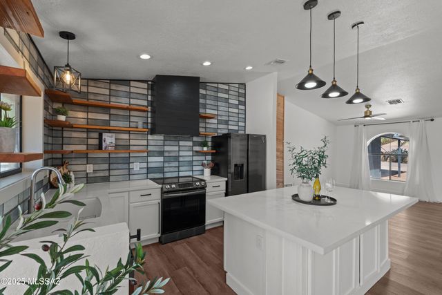 741 Via Vanilla, Rio Rico, AZ 85648