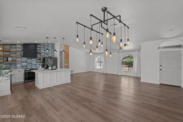 741 Via Vanilla, Rio Rico, AZ 85648