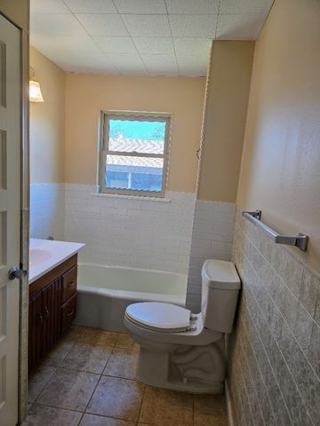 115 W Duncan Avenue, Mertzon, TX 76941