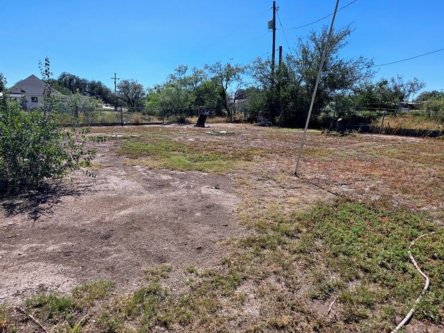 115 W Duncan Avenue, Mertzon, TX 76941