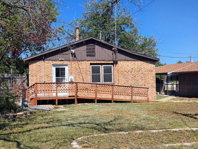 115 W Duncan Avenue, Mertzon, TX 76941