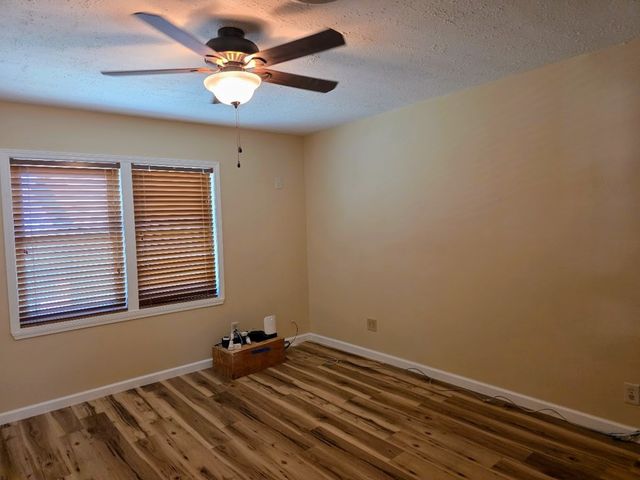 115 W Duncan Avenue, Mertzon, TX 76941