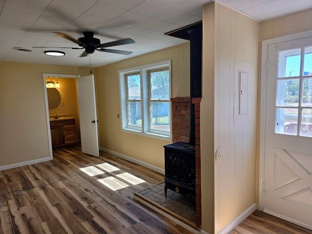 115 W Duncan Avenue, Mertzon, TX 76941