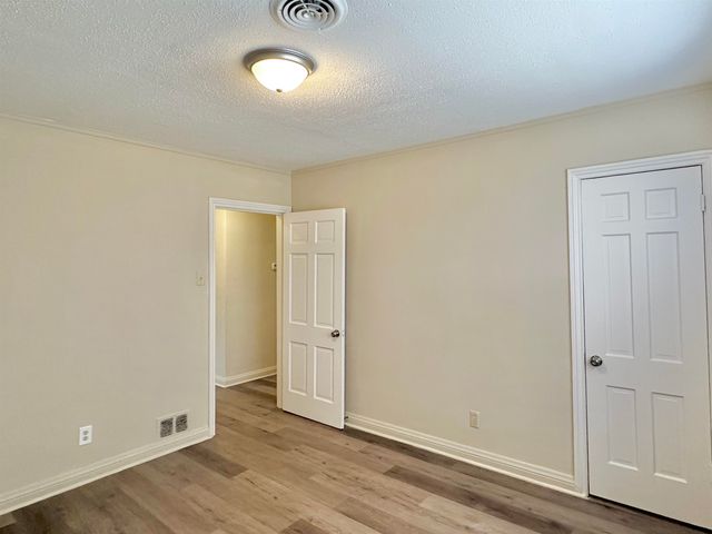 2195 CARNES AVE, Memphis, TN 38114