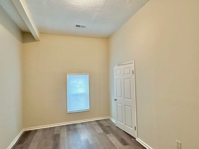 2195 CARNES AVE, Memphis, TN 38114