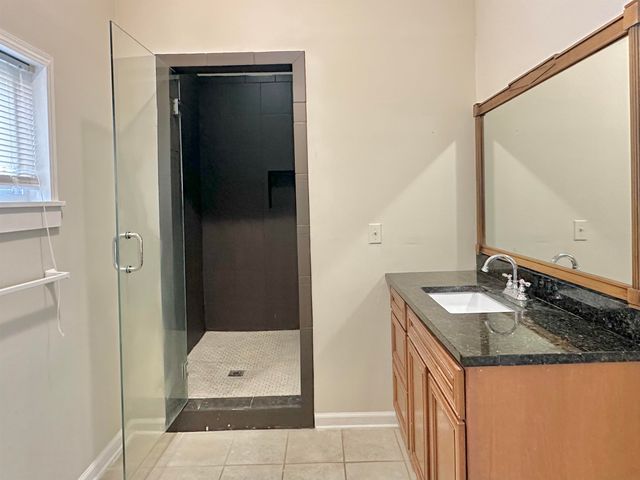 2195 CARNES AVE, Memphis, TN 38114