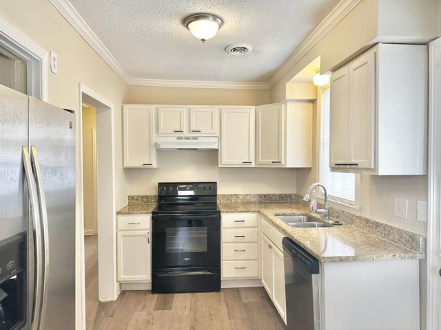 2195 CARNES AVE, Memphis, TN 38114