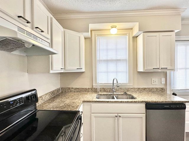 2195 CARNES AVE, Memphis, TN 38114