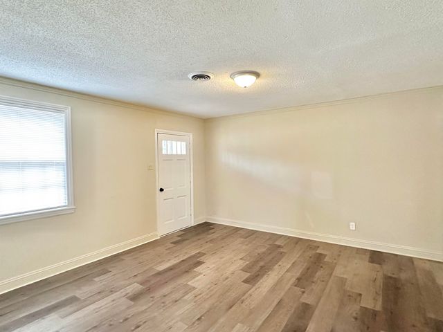 2195 CARNES AVE, Memphis, TN 38114