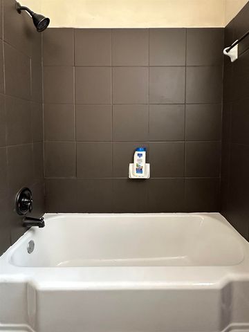 2195 CARNES AVE, Memphis, TN 38114