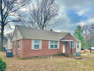 2195 CARNES AVE, Memphis, TN 38114