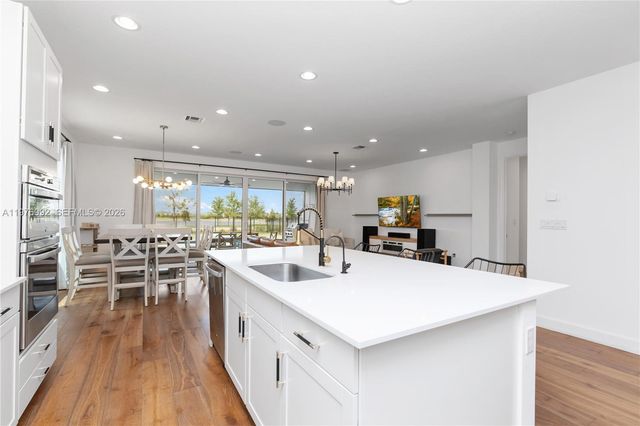 19510 Broad Shore Walk, Loxahatchee, FL 33470