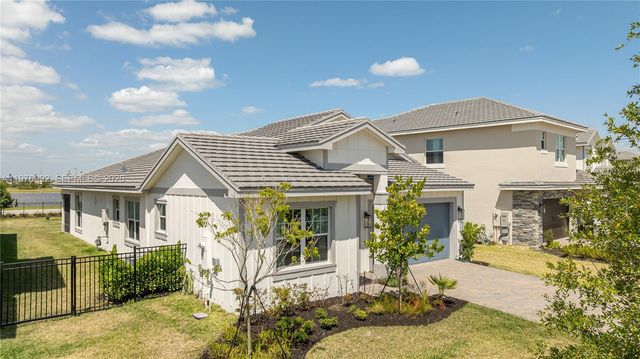 19510 Broad Shore Walk, Loxahatchee, FL 33470