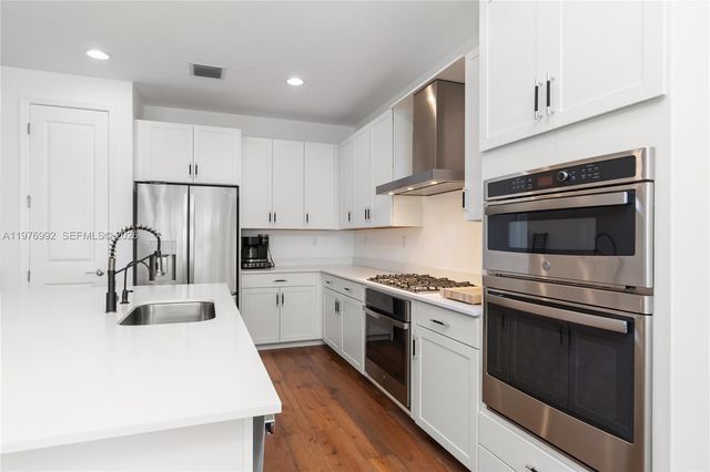 19510 Broad Shore Walk, Loxahatchee, FL 33470