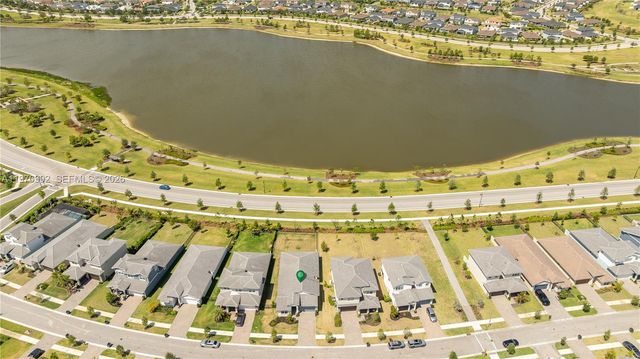 19510 Broad Shore Walk, Loxahatchee, FL 33470