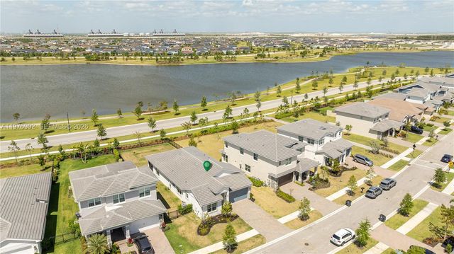 19510 Broad Shore Walk, Loxahatchee, FL 33470