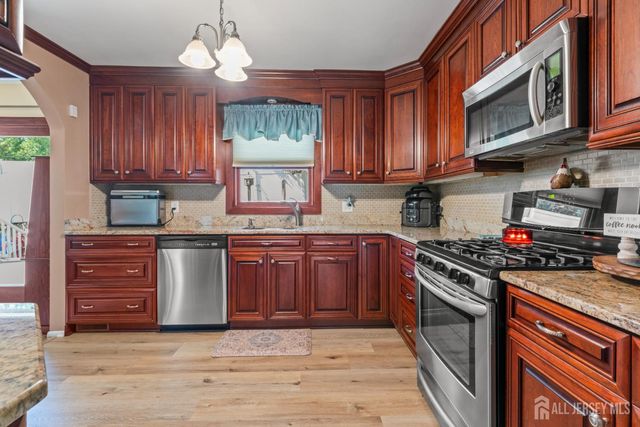 31 Cedar Avenue, South Amboy, NJ 08879