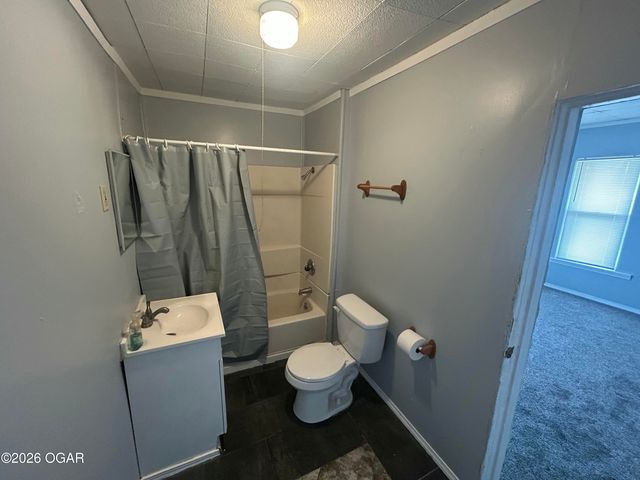 1017 W Daugherty Street, Webb City, MO 64870