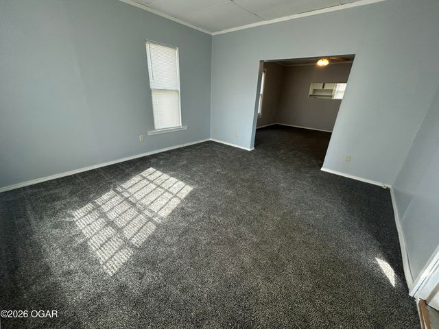 1017 W Daugherty Street, Webb City, MO 64870