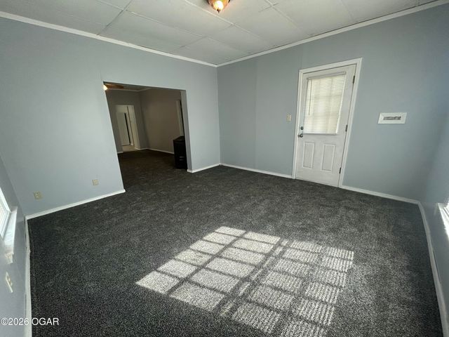 1017 W Daugherty Street, Webb City, MO 64870