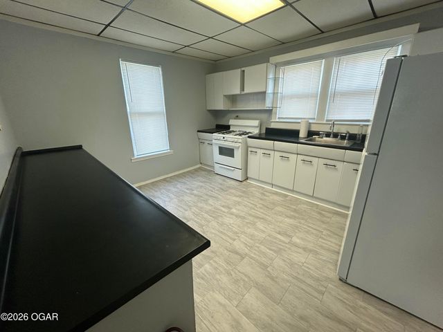 1017 W Daugherty Street, Webb City, MO 64870